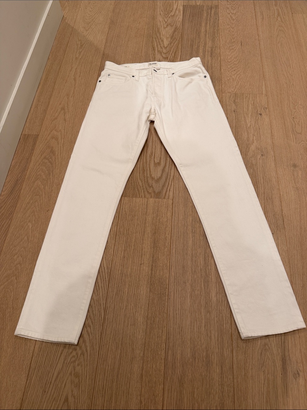 Todd Snyder Men’s White Slim Fit Jeans